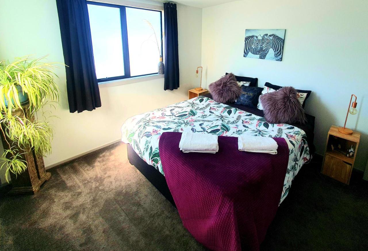 Hawea Heaven: Superking Beds + Hot Tub + Mountain Villa Wanaka Dış mekan fotoğraf