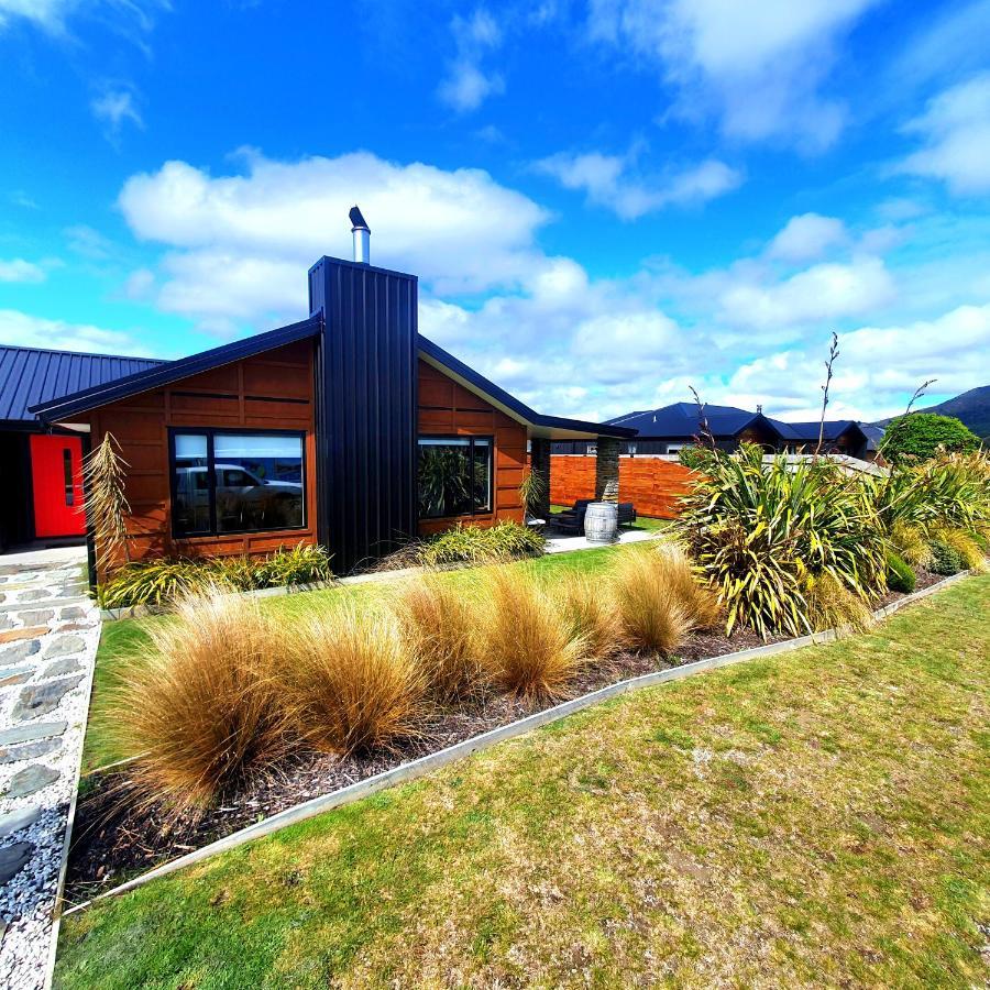 Hawea Heaven: Superking Beds + Hot Tub + Mountain Villa Wanaka Dış mekan fotoğraf