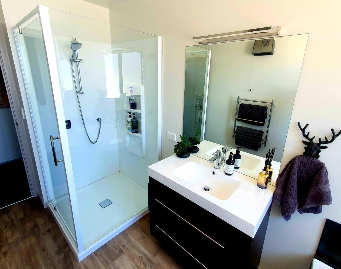 Hawea Heaven: Superking Beds + Hot Tub + Mountain Villa Wanaka Dış mekan fotoğraf