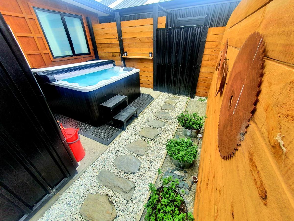 Hawea Heaven: Superking Beds + Hot Tub + Mountain Villa Wanaka Dış mekan fotoğraf
